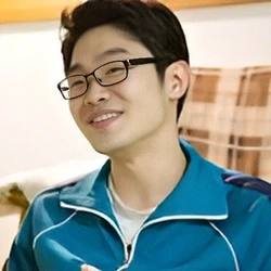 Hyeon-Min Lee