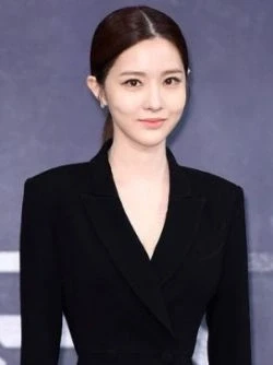 Kim Yoo Ri