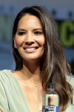 Lisa Olivia Munn