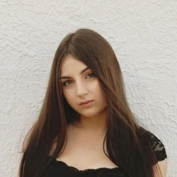 Erin Lee Mendonca
